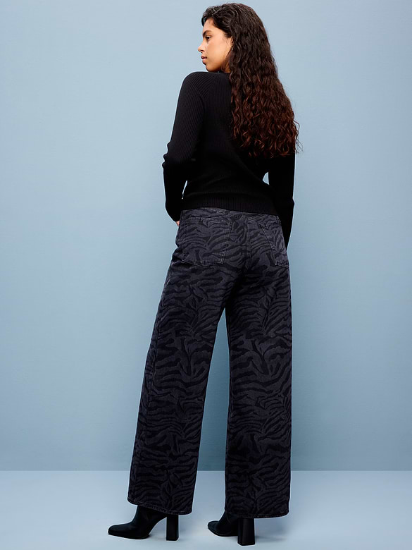 High-Waisted Baggy Wide-Leg Jeans