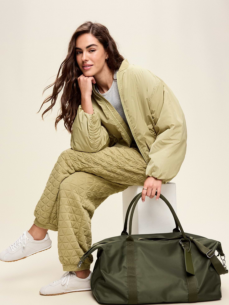 Image 2 of 5, Weekender Bag