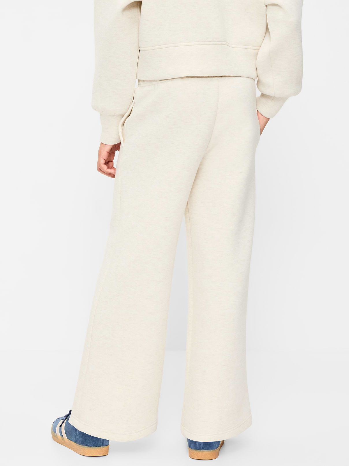 L'image numéro 2 présente Pantalon jambe large à taille haute en molleton raffiné pour fille