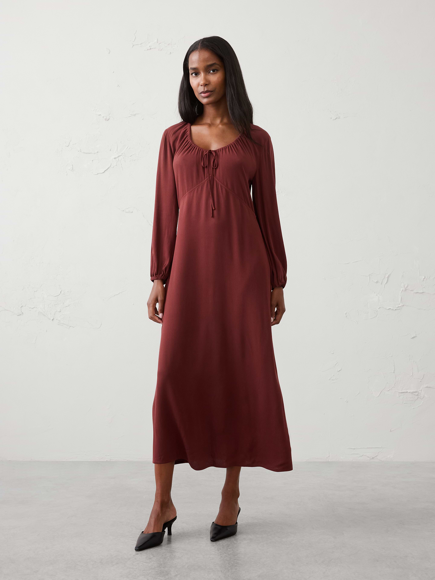 Image number 1 showing, Cinched Scoop-Neck Midi Dress