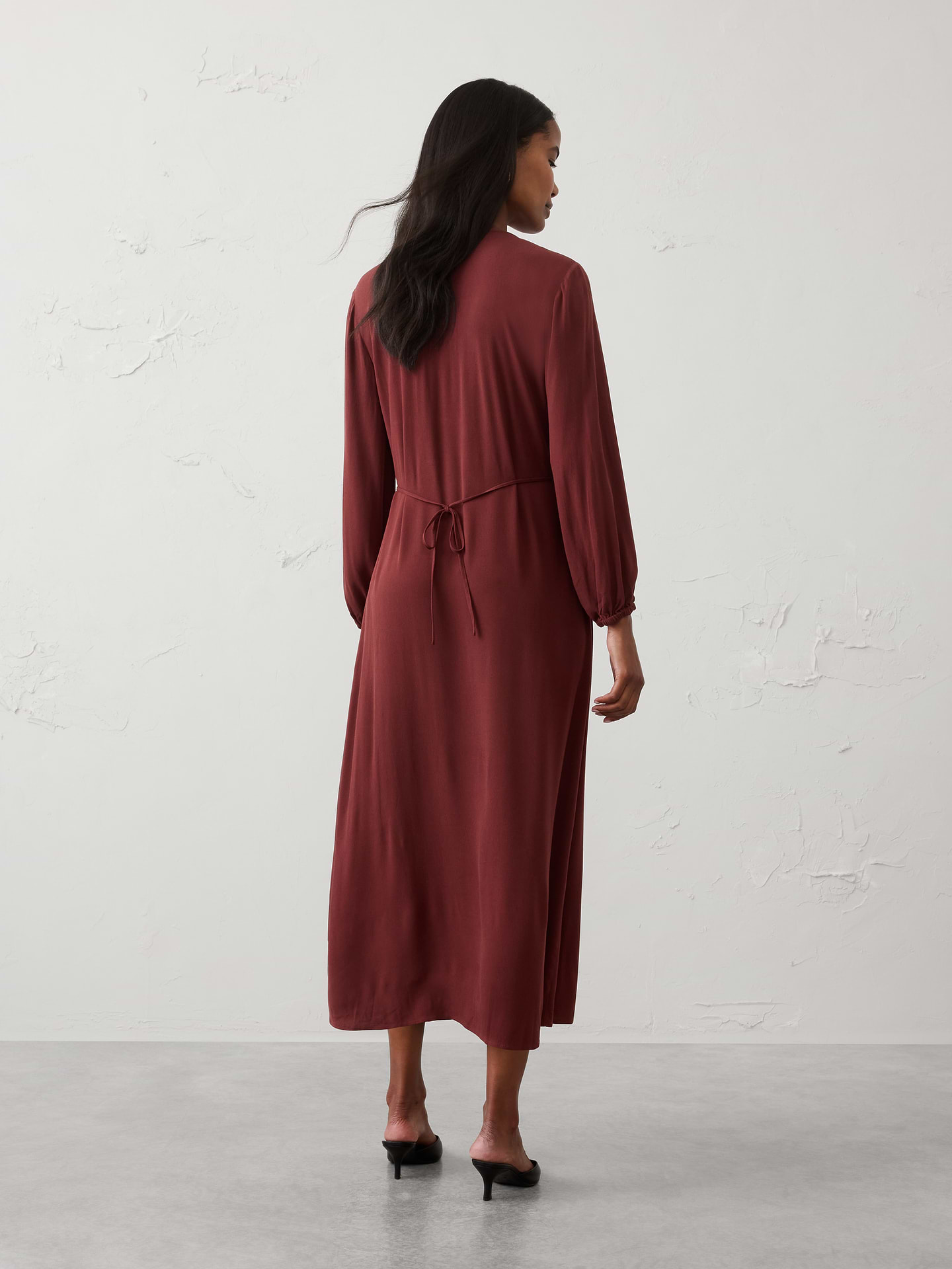 Image number 2 showing, Cinched Scoop-Neck Midi Dress