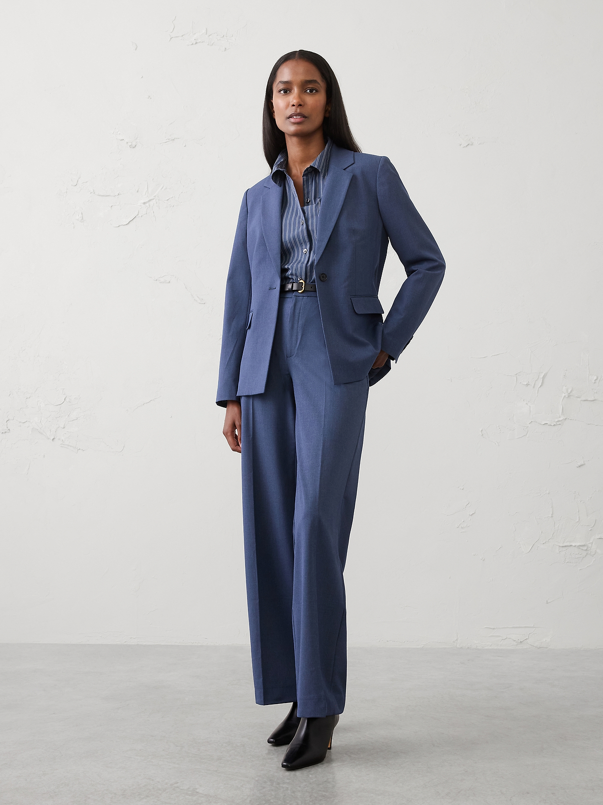 Wide-Leg High-Rise Sculpted Trouser | Banana Republic Factory
