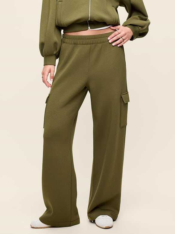 High-Waisted Bounce Fleece Wide-Leg Cargo Sweatpants