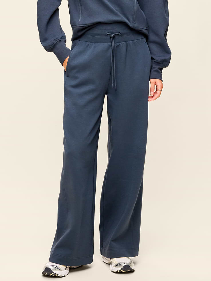 Image number 1 showing, Extra High-Waisted Dynamic Fleece Wide-Leg Sweatpants