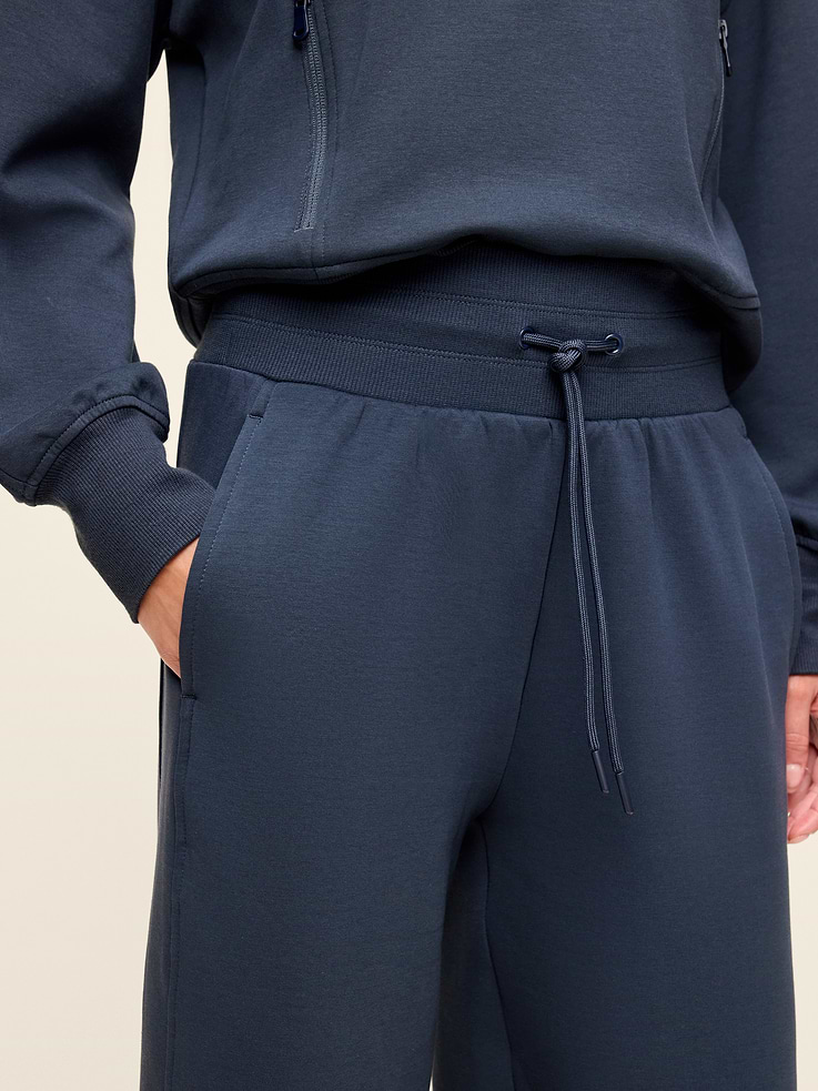 Image number 4 showing, Extra High-Waisted Dynamic Fleece Wide-Leg Sweatpants