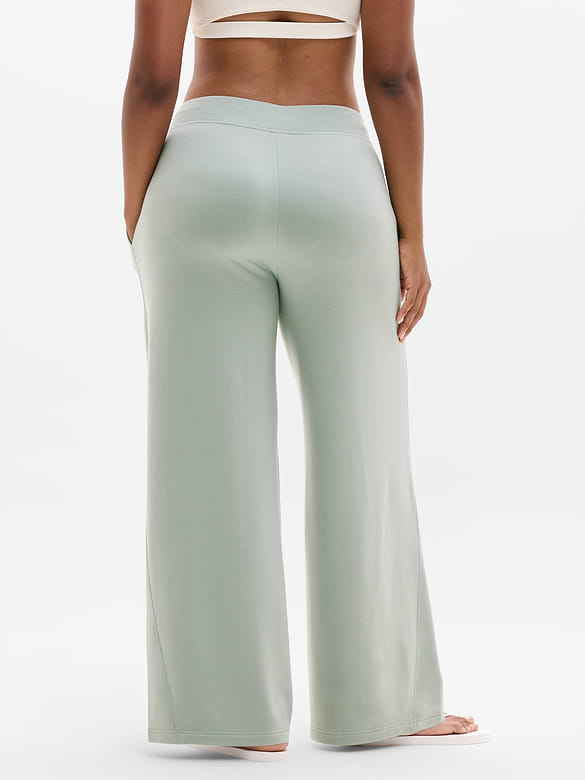 Coaster Luxe Straight Leg Pant