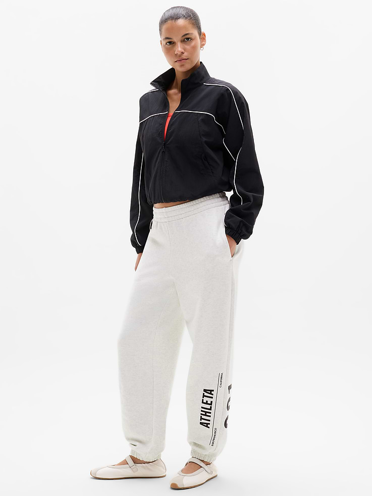 Image 1 of 6, FOR: Lounge and everyday movement, FEEL: Plush stretch fleece has a soft, brushed interior, FAVE: New and improved three-track waistband for extra support, Easy-access pockets to stash your essentials, Product #1188418