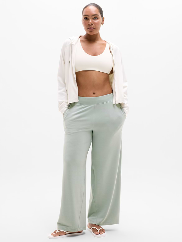 Coaster Luxe Straight Leg Pant