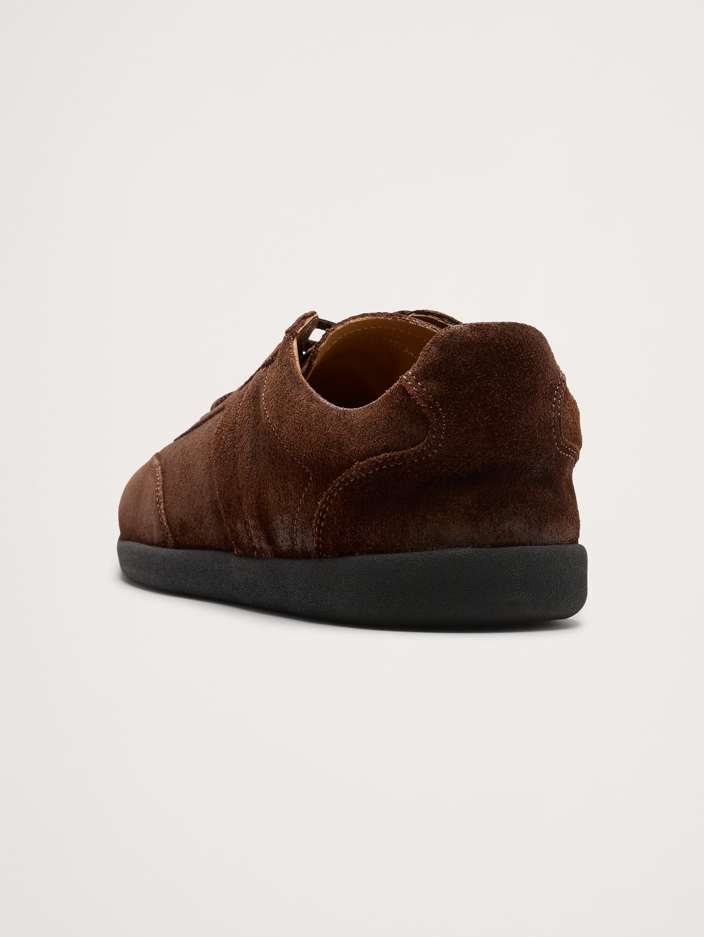 L'image numéro 4 présente Chaussures de sport en nubuck italien