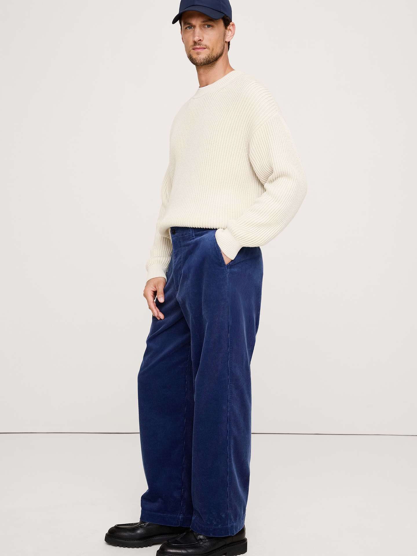 Image 8 de 8, Pantalon ample en velours côtelé plissé