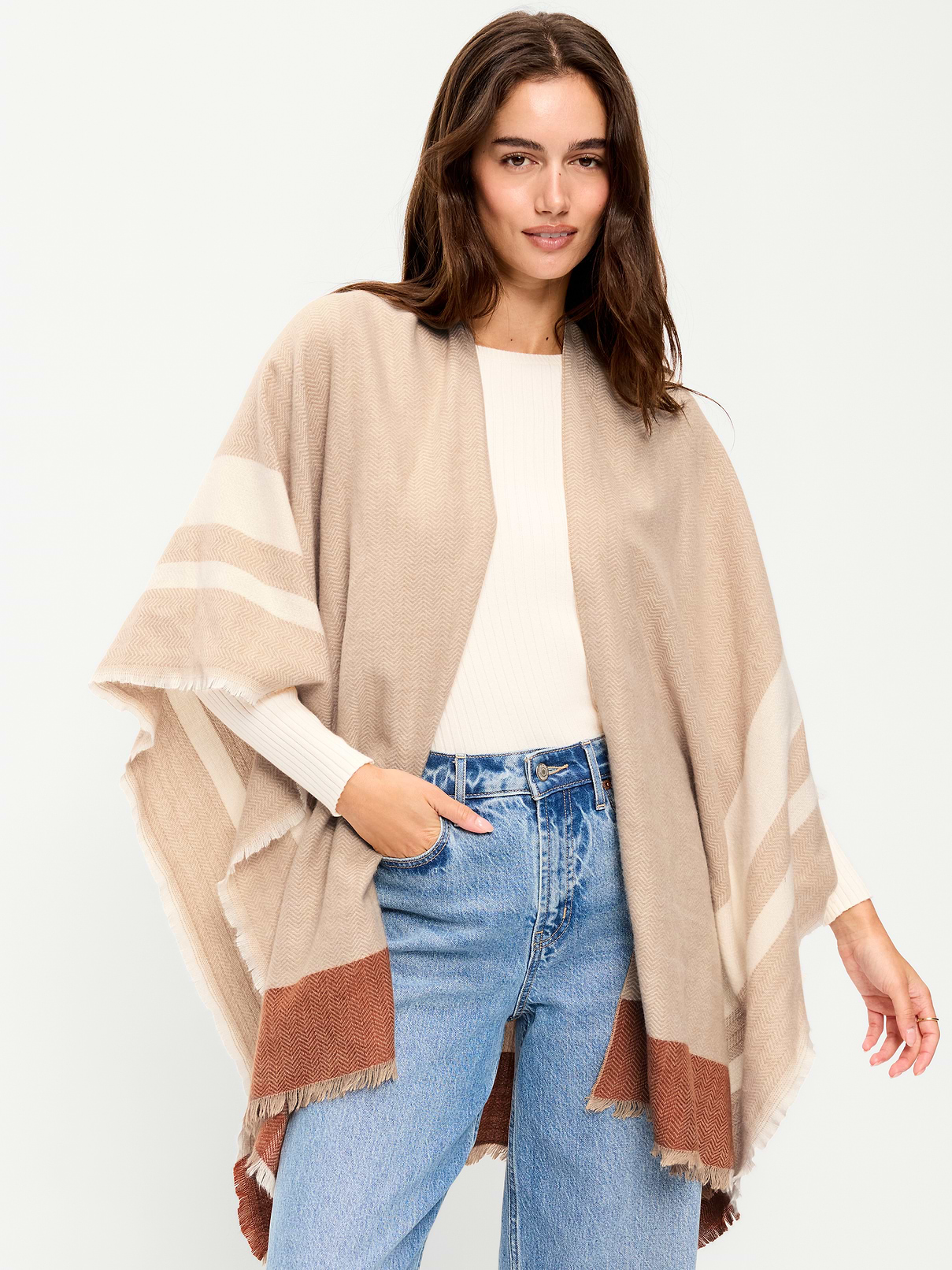 L'image numéro 1 présente Poncho en flanelle à franges.