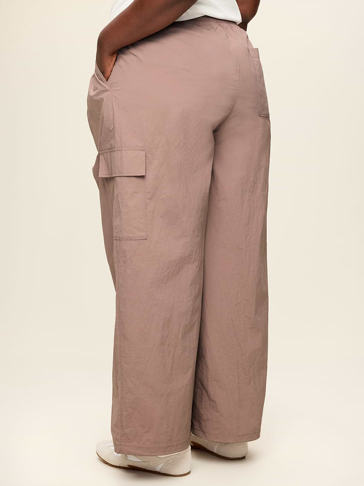 Image number 9 showing, Mid-Rise Adjustable Active Woven Utility Pants