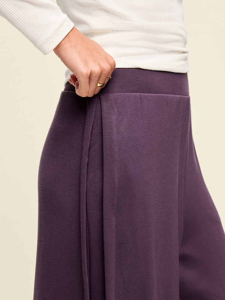 L'image numéro 5 présente Pantalon fluide à jambe large et taille haute en molleton cocooning