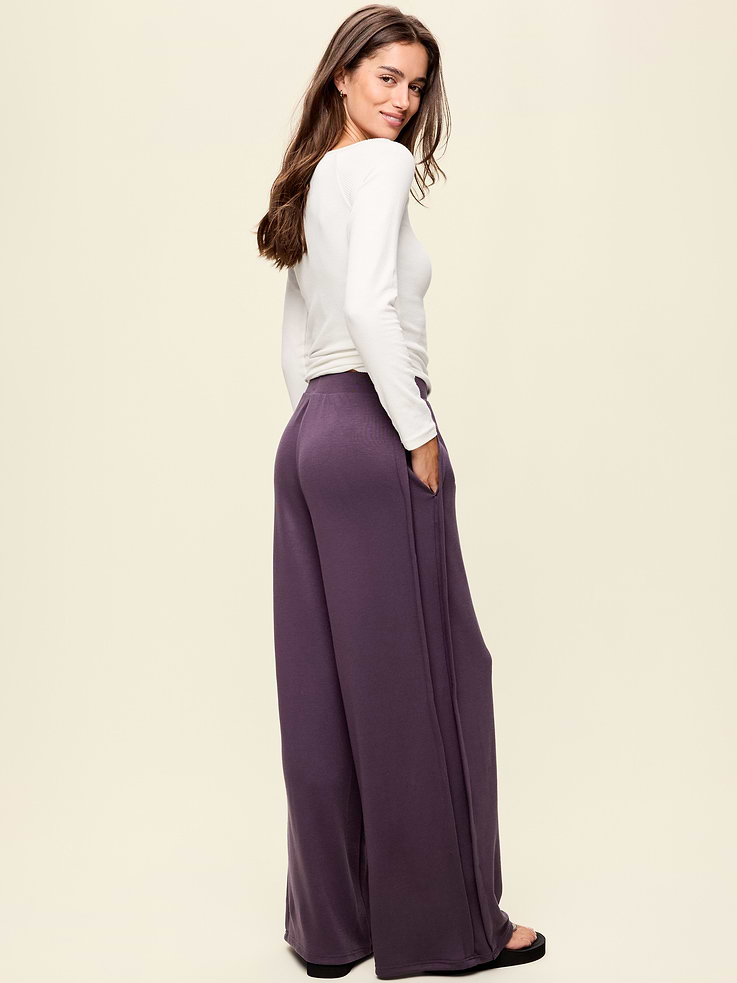 L'image numéro 3 présente Pantalon fluide à jambe large et taille haute en molleton cocooning