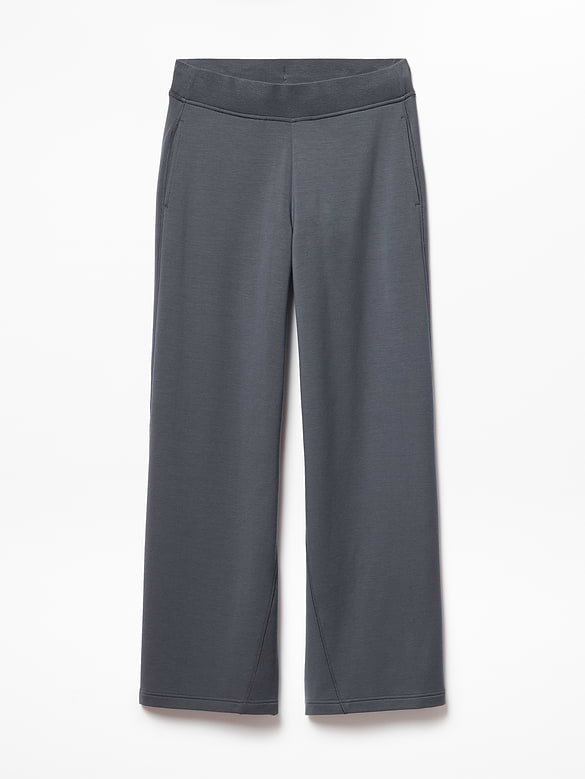 Coaster Luxe Straight Leg Pant