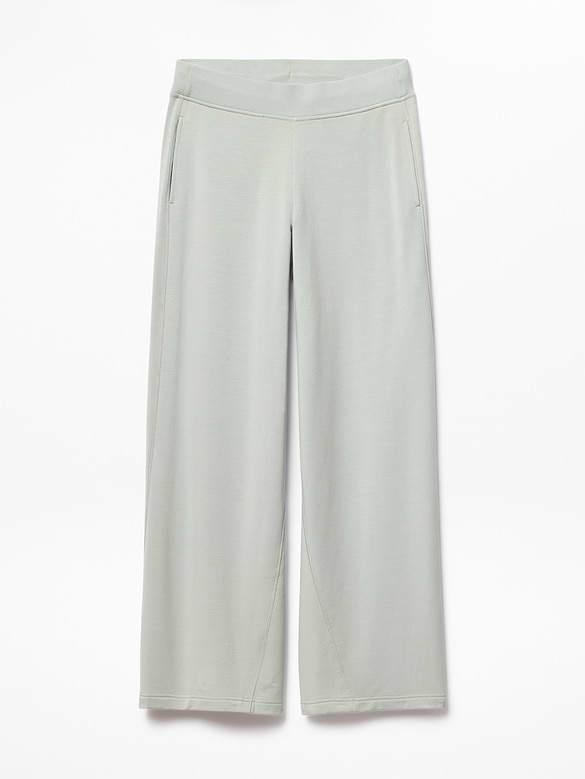 Coaster Luxe Straight Leg Pant