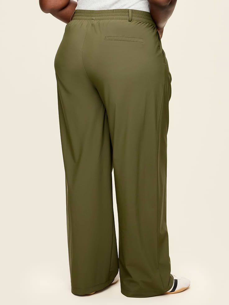 L'image numéro 9 présente Pantalon tailleur Tech Élégant à taille haute