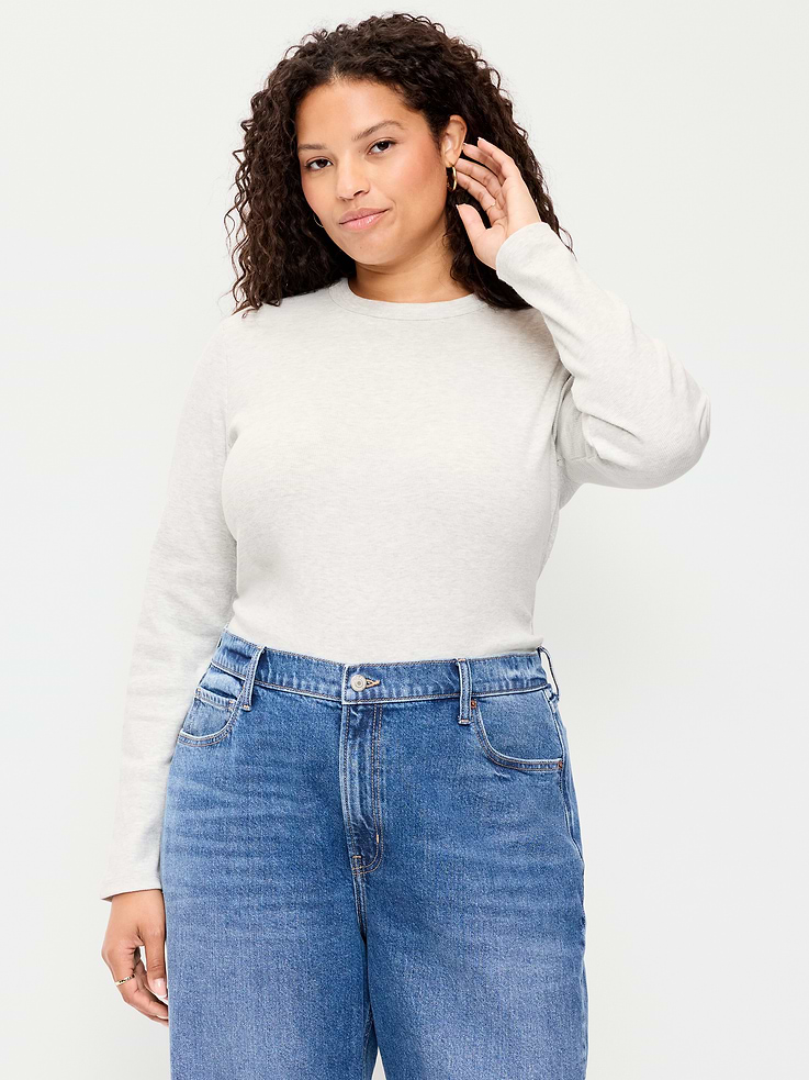 L'image numéro 7 présente T-shirt ajusté à manches longues