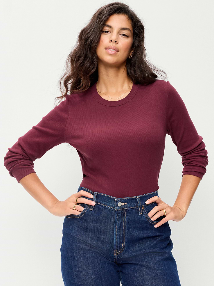 L'image numéro 5 présente T-shirt ajusté à manches longues