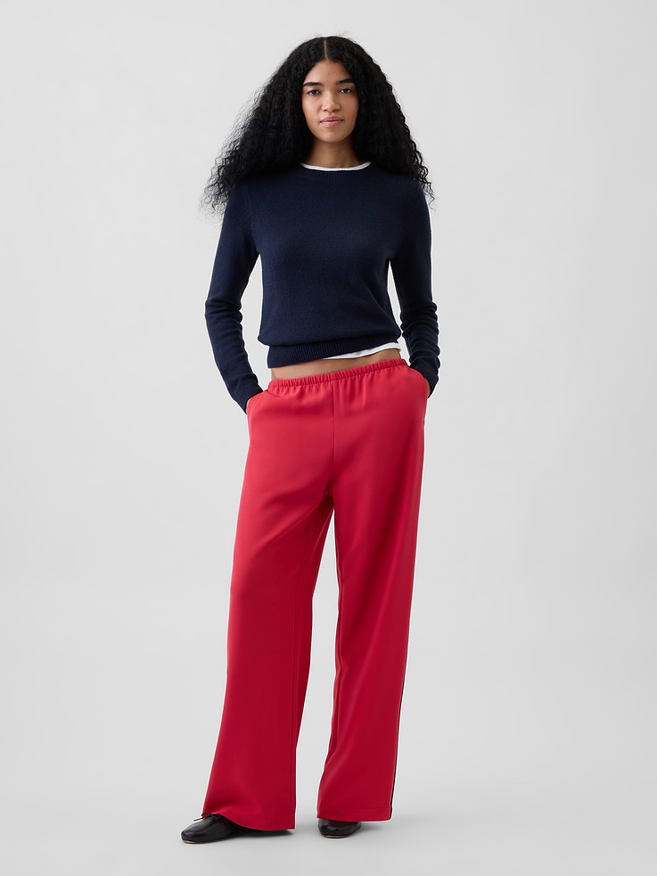 Image 1 of 6, Soft, stretch twill easy wide-leg pants., Elasticized waist with inner drawcords., Side pockets., Made with 57% recycled polyester. Compared to virgin materials, using recycled materials helps reduce resource use and waste., This product was made in a factory that invests in gender equity and women’s empowerment through RISE. Learn more at gapinc.com/equity ., Product #818696