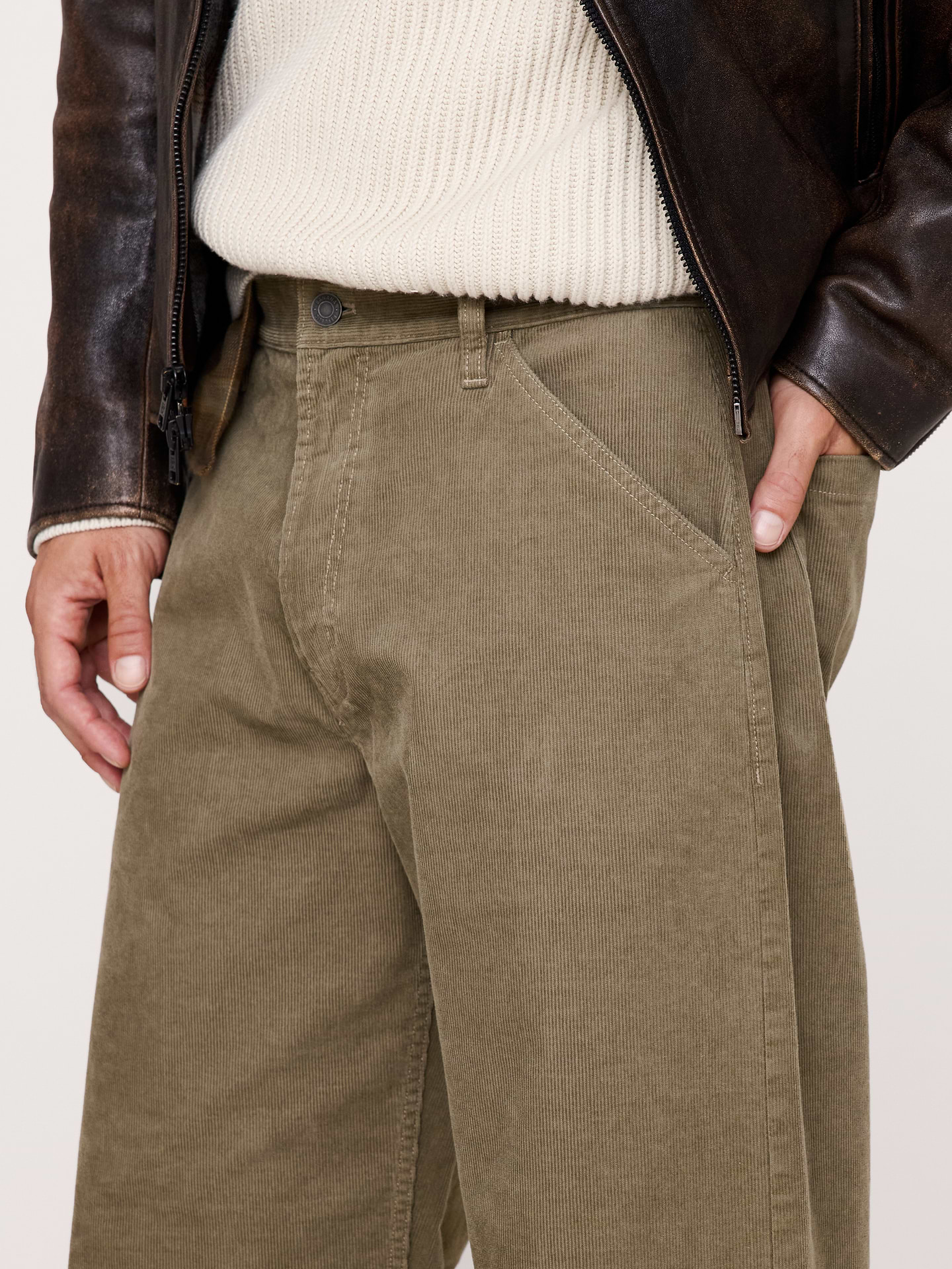 Image 3 de 8, Pantalon ample en velours côtelé