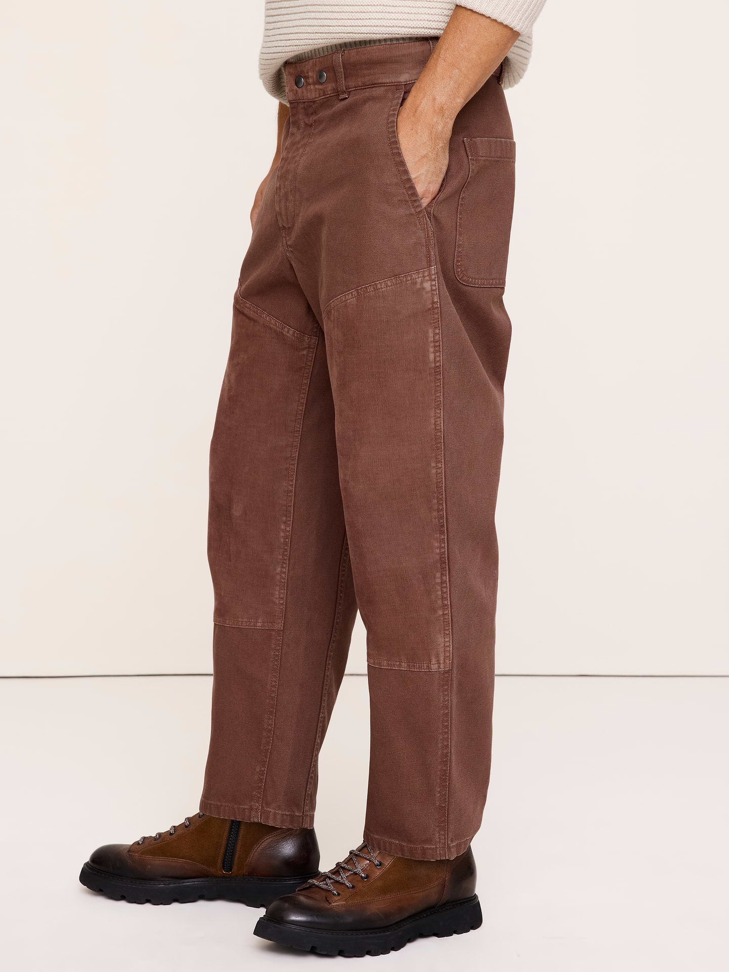 L'image numéro 7 présente Pantalon à coupe baril décontractée en matières mixtes