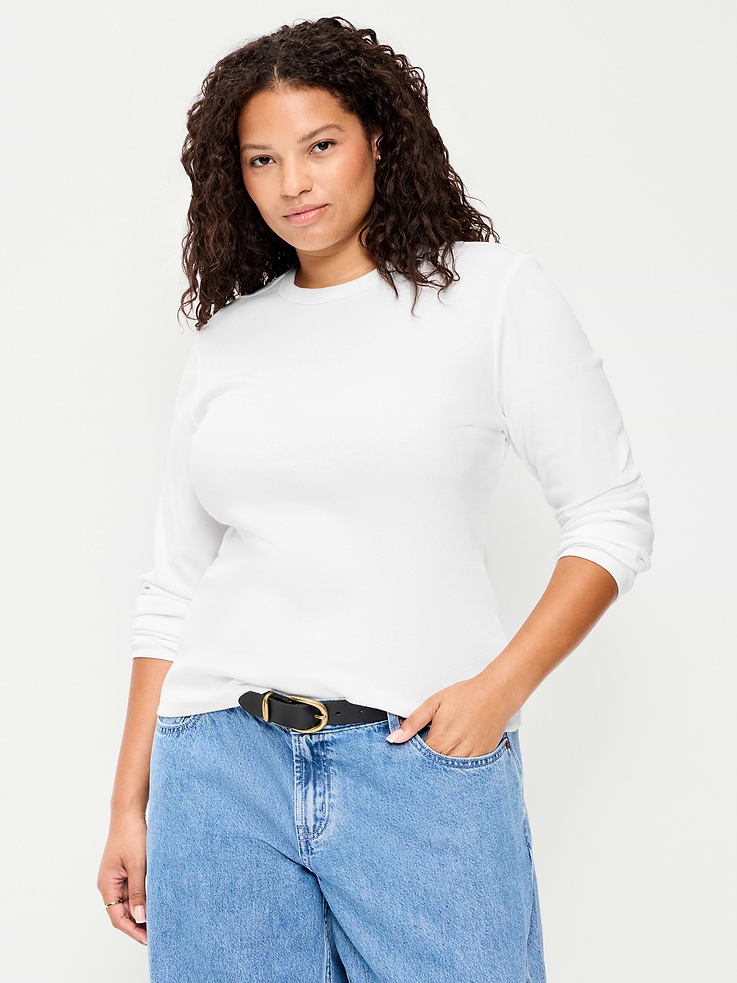 L'image numéro 3 présente T-shirt ajusté à manches longues