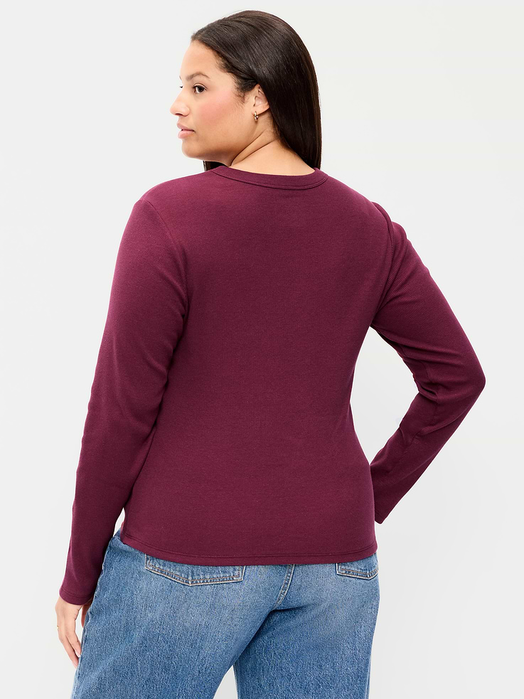 L'image numéro 8 présente T-shirt ajusté à manches longues
