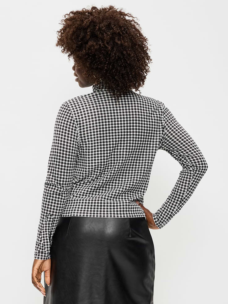 Image number 6 showing, Slim-Fit Printed Turtleneck