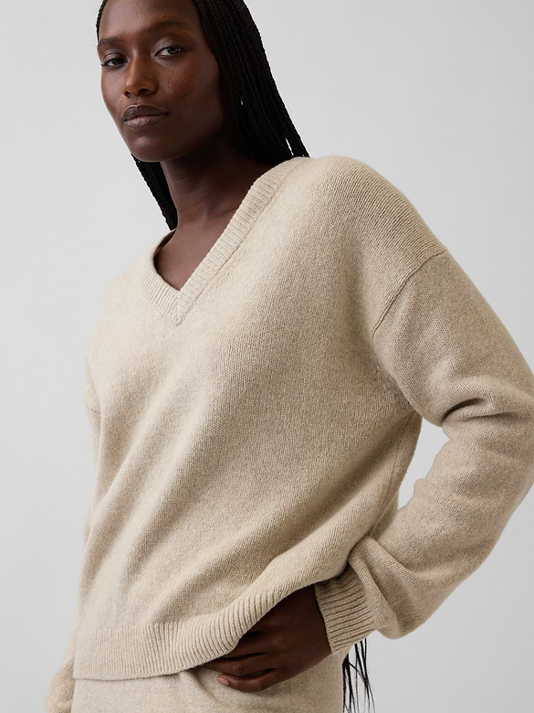 CashSoft Oversized V-Neck Sweater