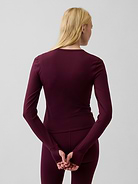 L'image numéro 3 présente T-shirt lisse à encolure ras du cou GapFit