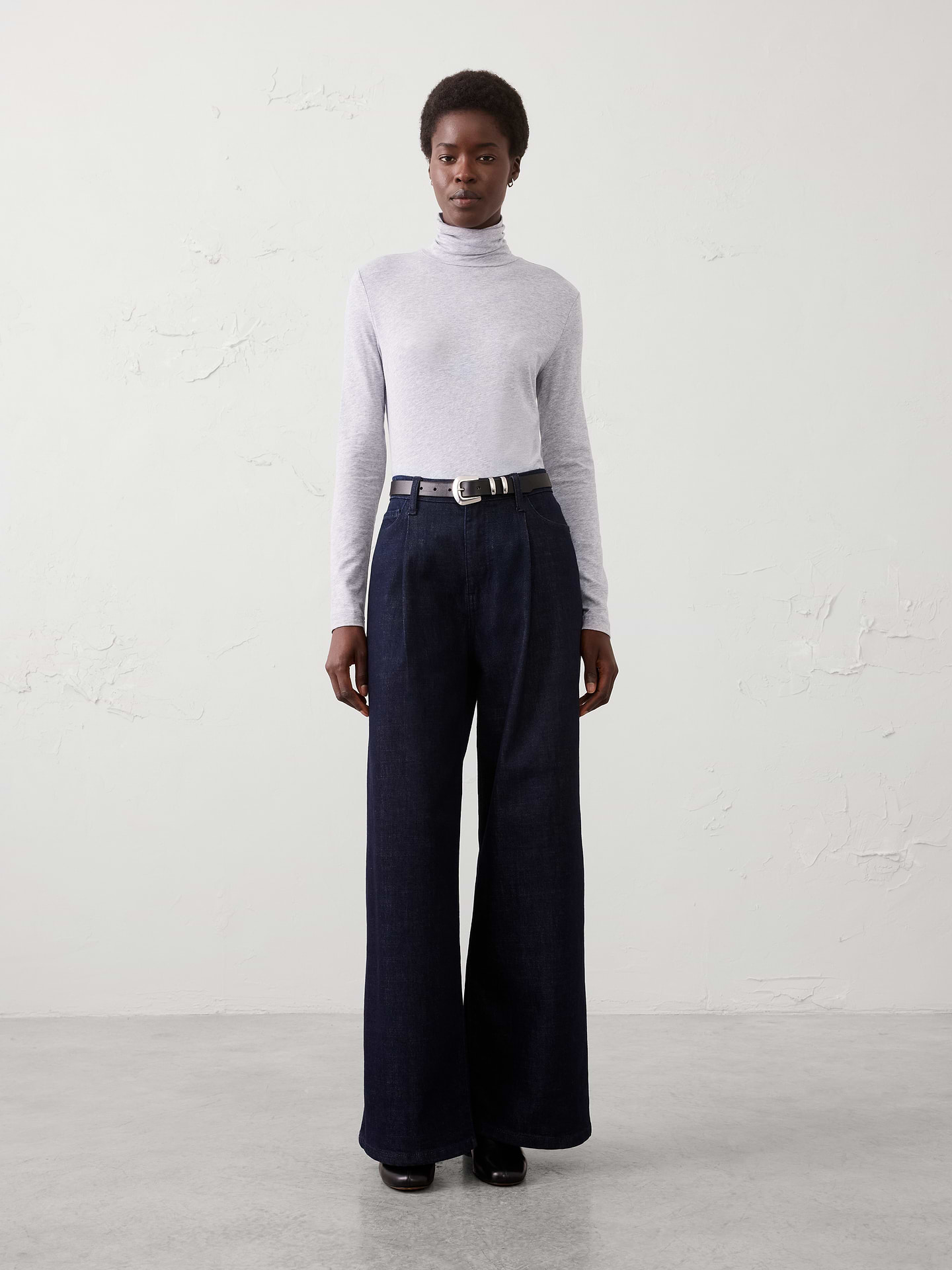 Image number 1 showing, Timeless Turtle-Neck