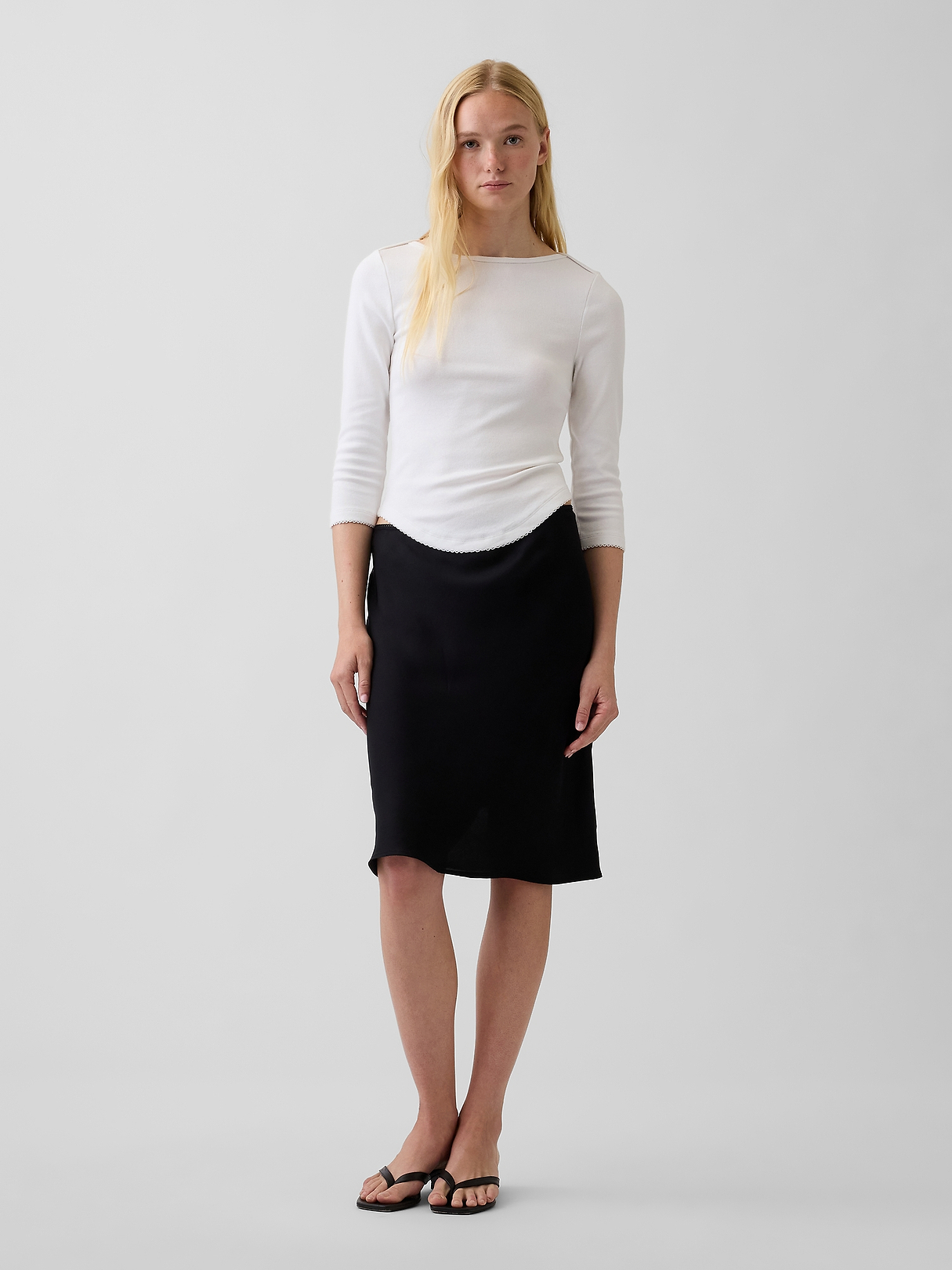 Modern Curved-Hem T-Shirt | Gap