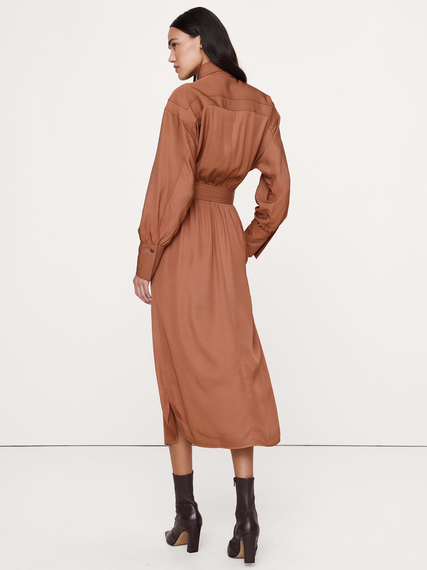 L'image numéro 3 présente Robe-chemisier mi-longue en viscose