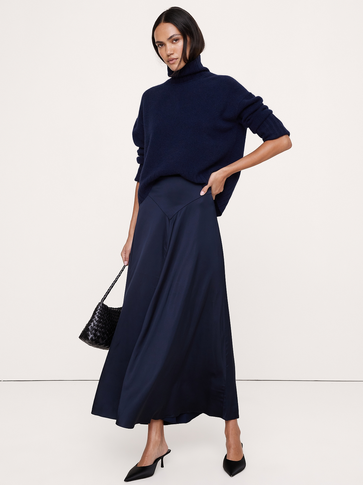 Pretender　バナナリパブリック Stretch-Satin Basque-Waist Maxi Skirt | Banana Republic