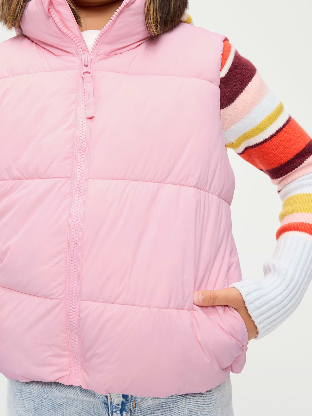 L'image numéro 4 présente Gilet rembourré matelassé hydrorésistant pour fille