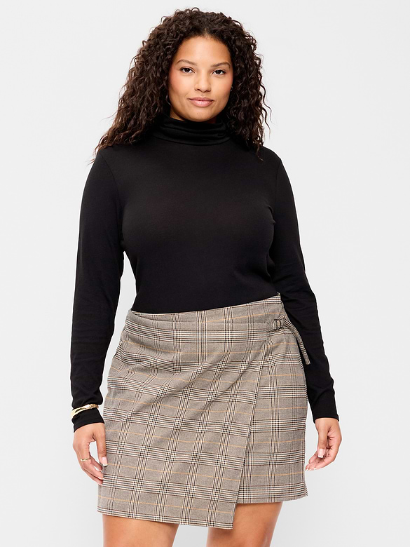 Slim-Fit Ribbed Turtleneck