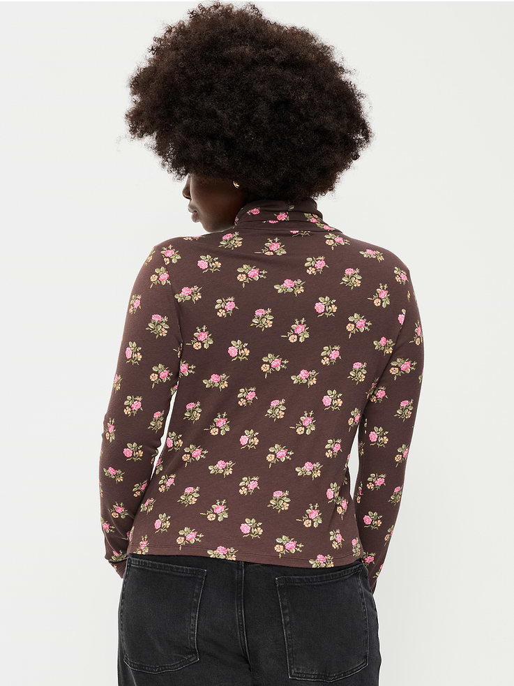 Image number 6 showing, Slim-Fit Printed Turtleneck