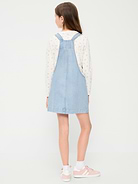 L'image numéro 2 présente Robe-salopette en denim pour fille