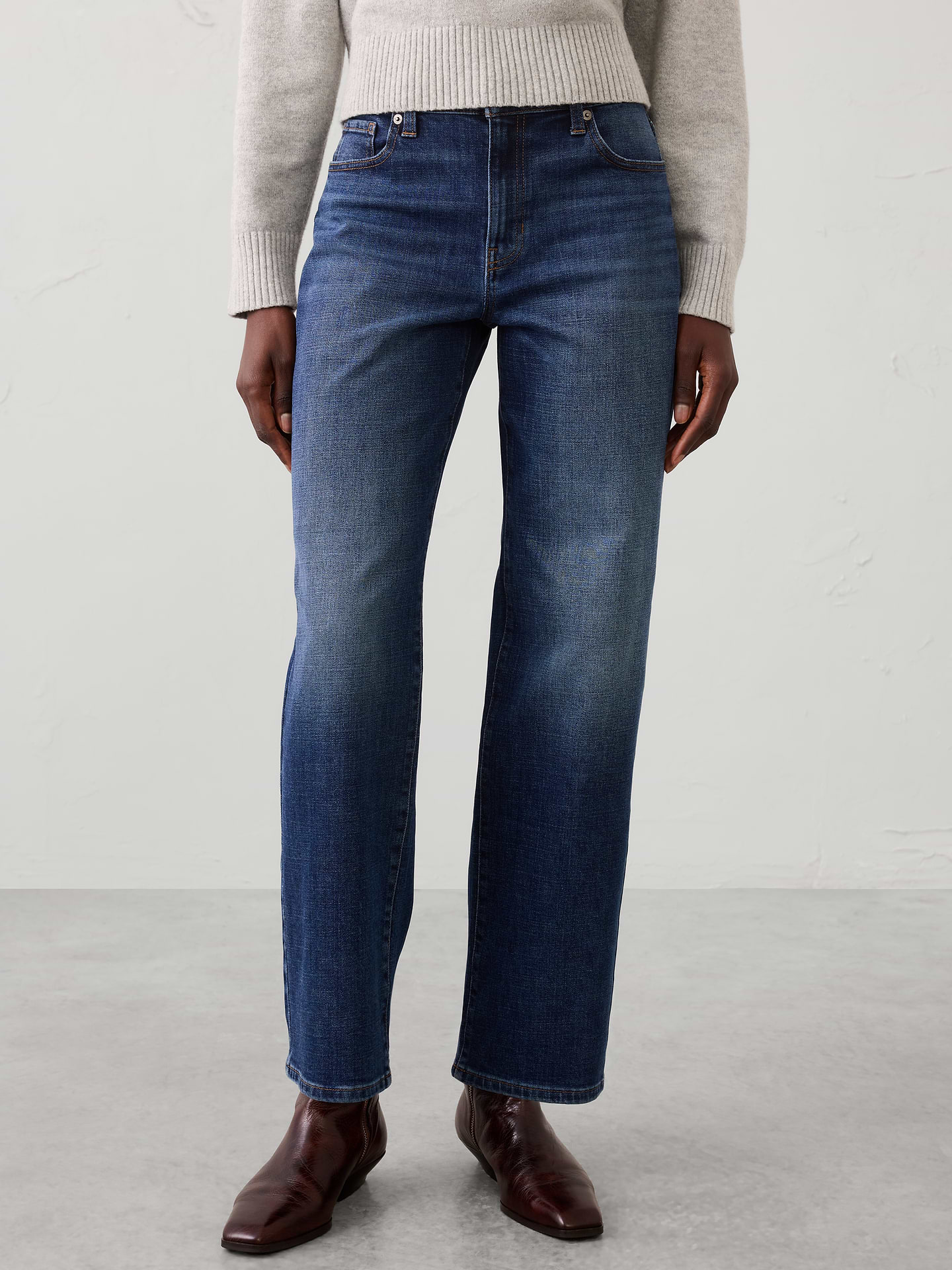 Image number 3 showing, Straight-Leg Mid-Rise Jean