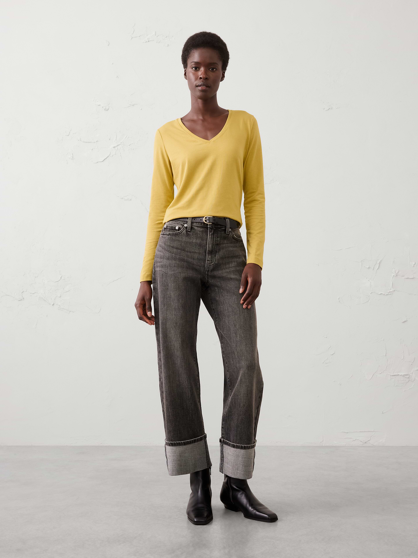 Image number 1 showing, Timeless Long-Sleeve V-Neck T-Shirt