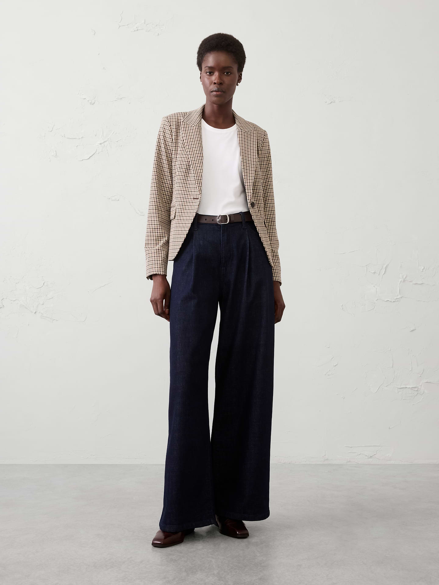 Image number 1 showing, Sculpted Stretch Classic Blazer