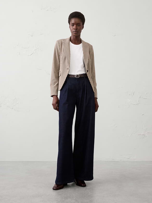 Sculpted Stretch Classic Blazer