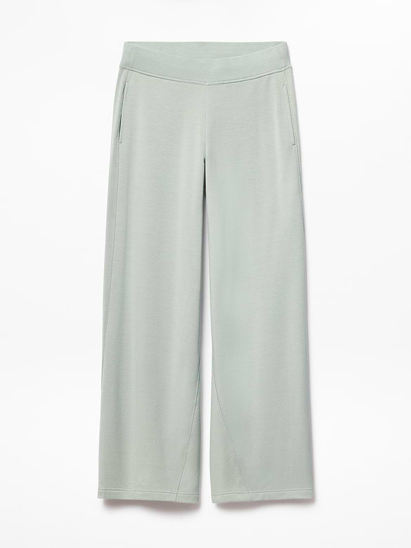 Coaster Luxe Straight Leg Pant