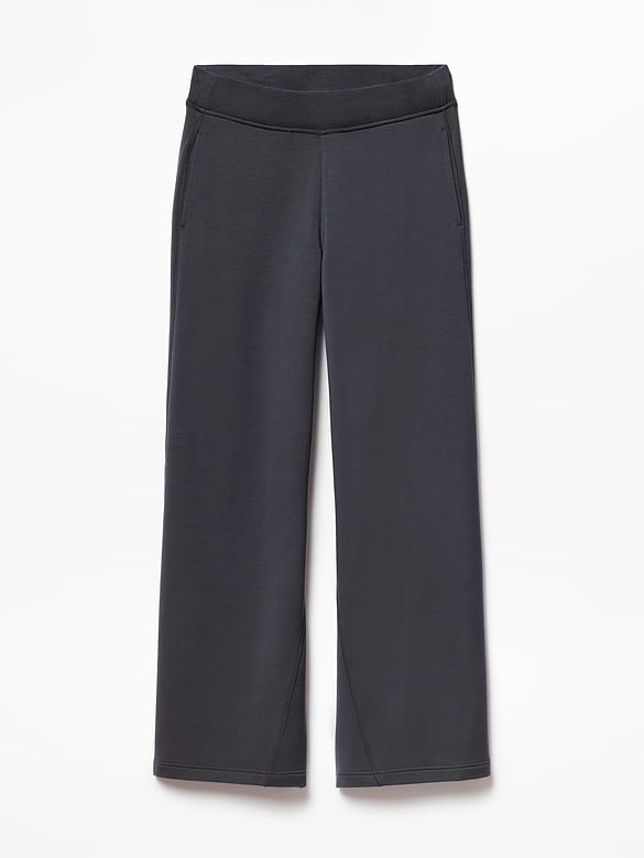 Coaster Luxe Straight Leg Pant