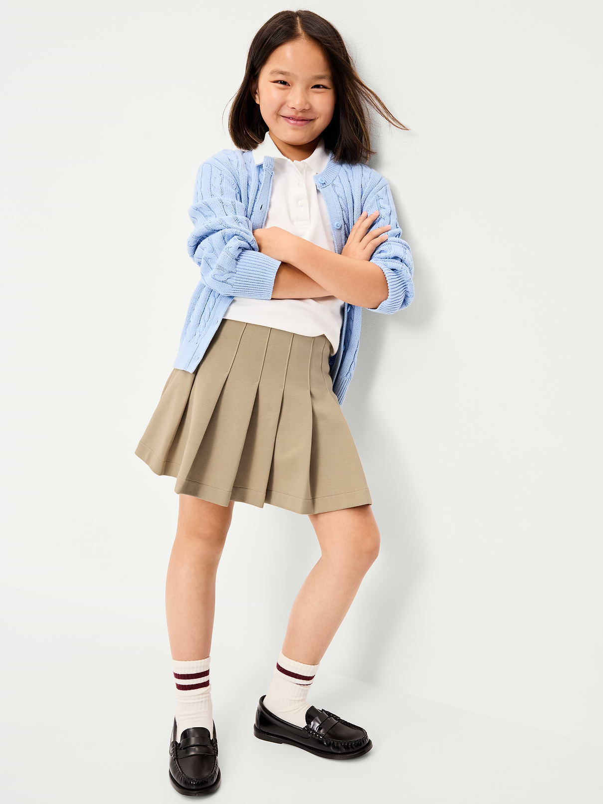L'image numéro 2 présente Jupe-short à plis d’uniforme scolaire en tricot point de Rome pour fille