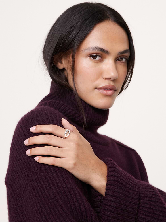 Twisted Opening Ring