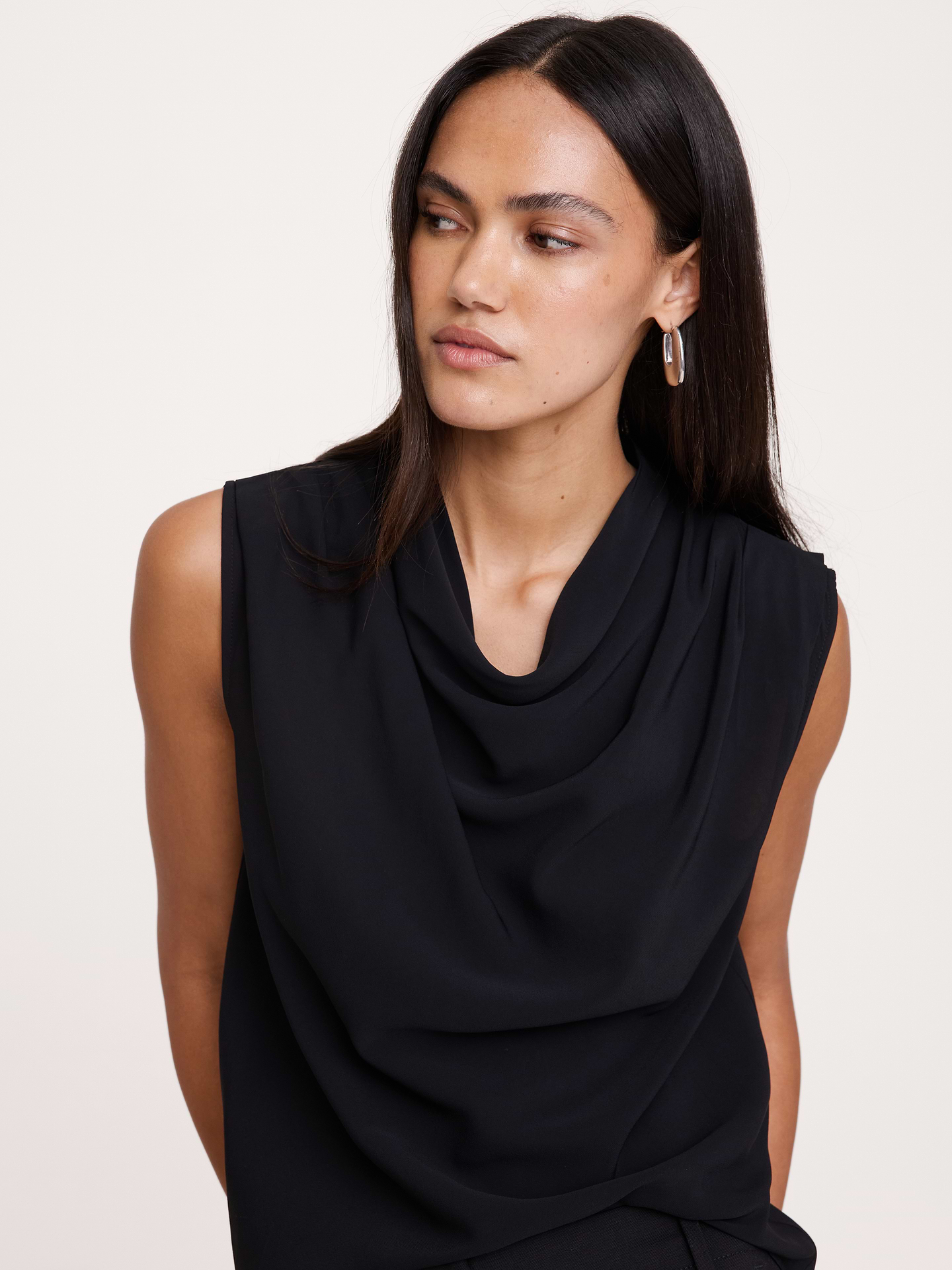 Image 3 de 7, Camisole drapée à col cagoule