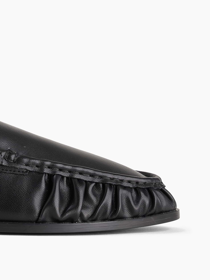 L'image numéro 5 présente Flâneurs ruchés en cuir végane