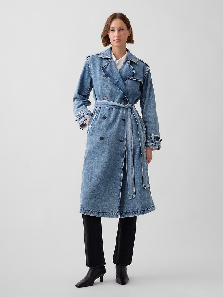 L'image numéro 2 présente Trench emblématique très long en denim